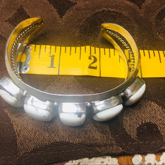 Navajo Vintage Sterling Silver Bracelet - Picture 4 of 8